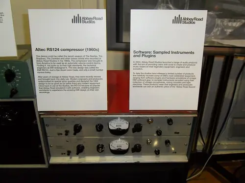 Un compresseur Altec RS124, modifié par les ingénieurs d’EMI. C’est lui qui donne aux batteries de la période leur épaisseur caractéristique.