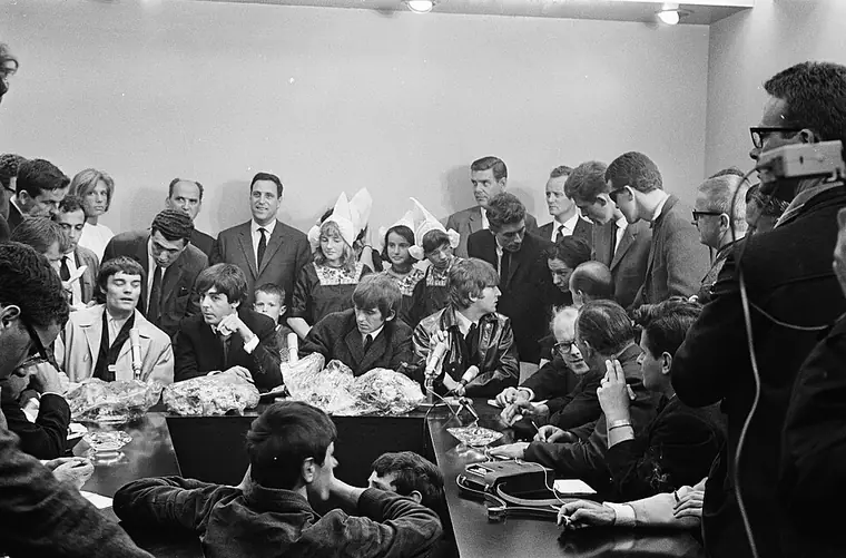 Conférence de presse à Schiphol, 5 juin 1964.