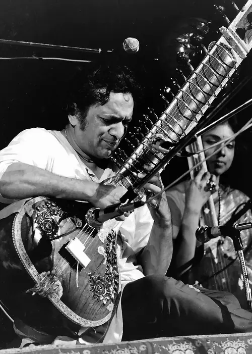 Ravi Shankar en 1969. Il a enseigné le sitar à George Harrison à partir de 1966 et l’a introduit à la musique classique indienne.