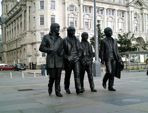 Détail du bronze du Pier Head.