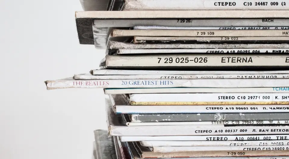 Le 33 tours : le format pour lequel ces treize albums ont été pensés, mixés et découpés en deux faces de vingt minutes.